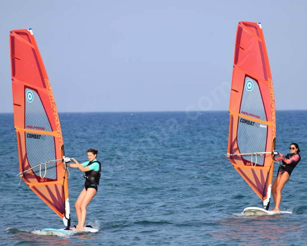 Stand Up Paddleboarding (SUP)